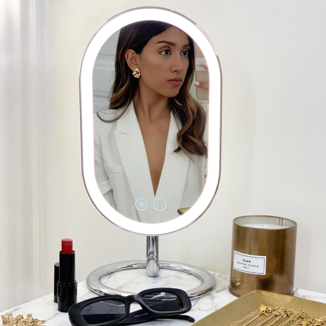 Vera LED Lighted Vanity Makeup Mirror - Flawless Glow Ritual | Louvrs